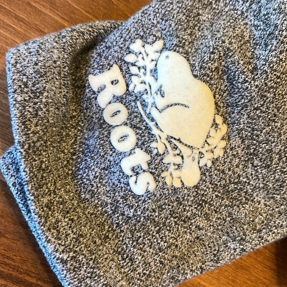 Roots kids size 12 shorts in salt and pepper - new condition. - Picture 7 of 8